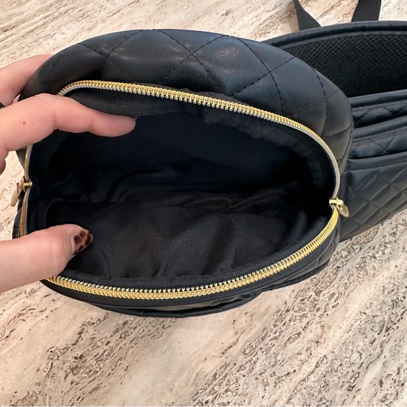 The Tushbaby Hip Carrier - Vegan Leather Black with Gold Hardware - EUC - Picture 6 of 8